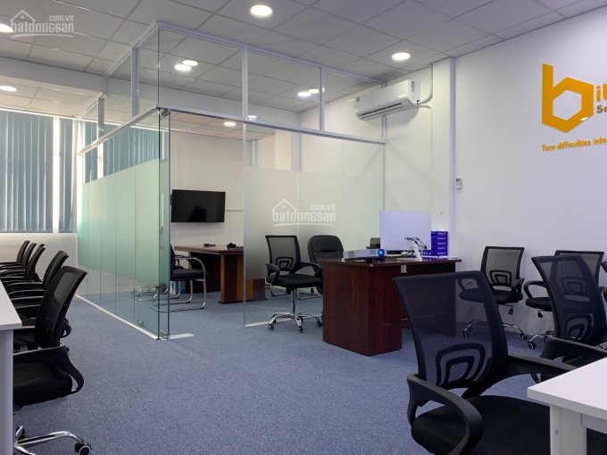 Văn phòng cho thuê quận Tân Bình giá phù hợp thuê , 20m2 - 60m2, view kính trước