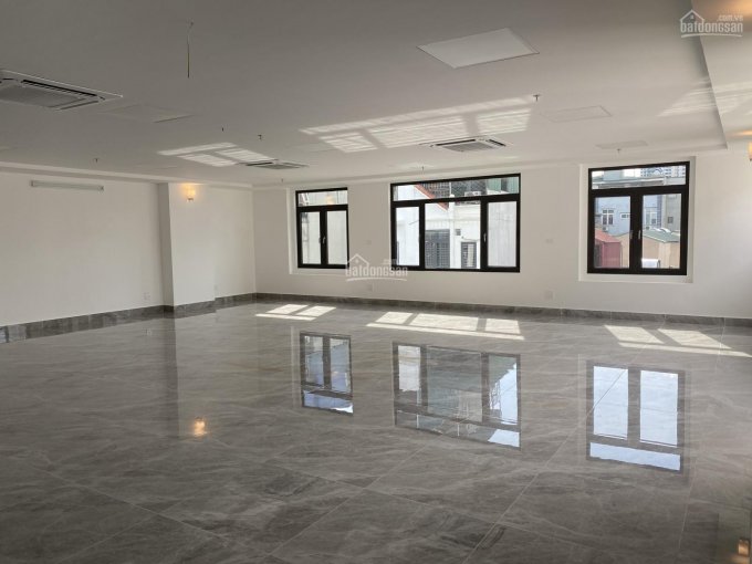 Cho thuê văn phòng 150m2 tại Dịch Vọng Hậu, Duy Tân, Cầu Giấy thông sàn vuông vắn không cột