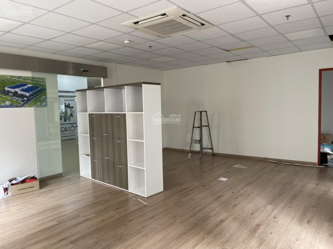 Đẹp, sẵn sàn gỗ, thông sàn, DT 140m2 và 500m2 giá thuê 231.292nghìn/m2/th, miễn phí làm thêm giờ