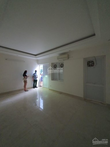Cho thuê nhà phố Khúc Thừa Dụ Cầu Giấy DT 110m2 4 tầng 1 hầm MT 6m thông sàn full điều hòa giá 42tr