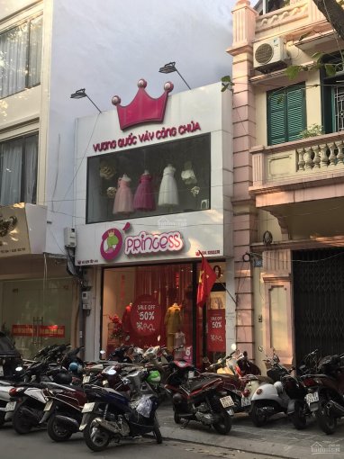Sang nhượng hợp lý, 1xx cửa hàng mặt tiền 5,5m, dọn vào kinh doanh luôn phố Sơn Tây, Kim Mã, Hà Nội