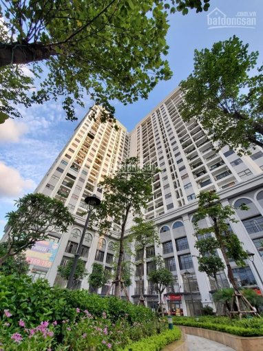 Cần bán kiot hai tầng chân đế chung cư Lotus Sài Đồng, chung cư nằm trên mặt đường Sài Đồng