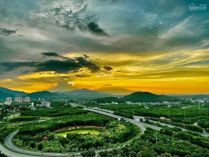 Cần tiền bán gấp lô đất 2517m2 tại Yên Bài, Ba Vì. View nhìn thẳng núi Ba Vì. Lh: 0989157623