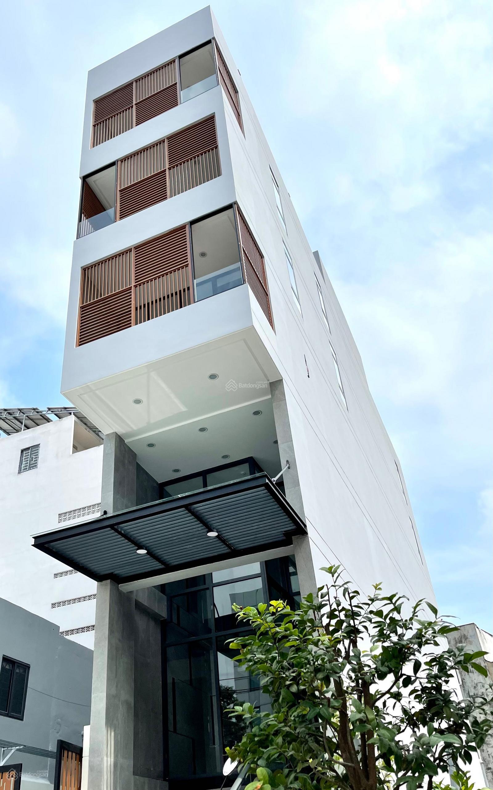 MT Phạm Hùng cho thuê nhà phố 6 tầng, thang máy, tầng hầm, sân rộng. Vị trí thuận tiện kinh doanh