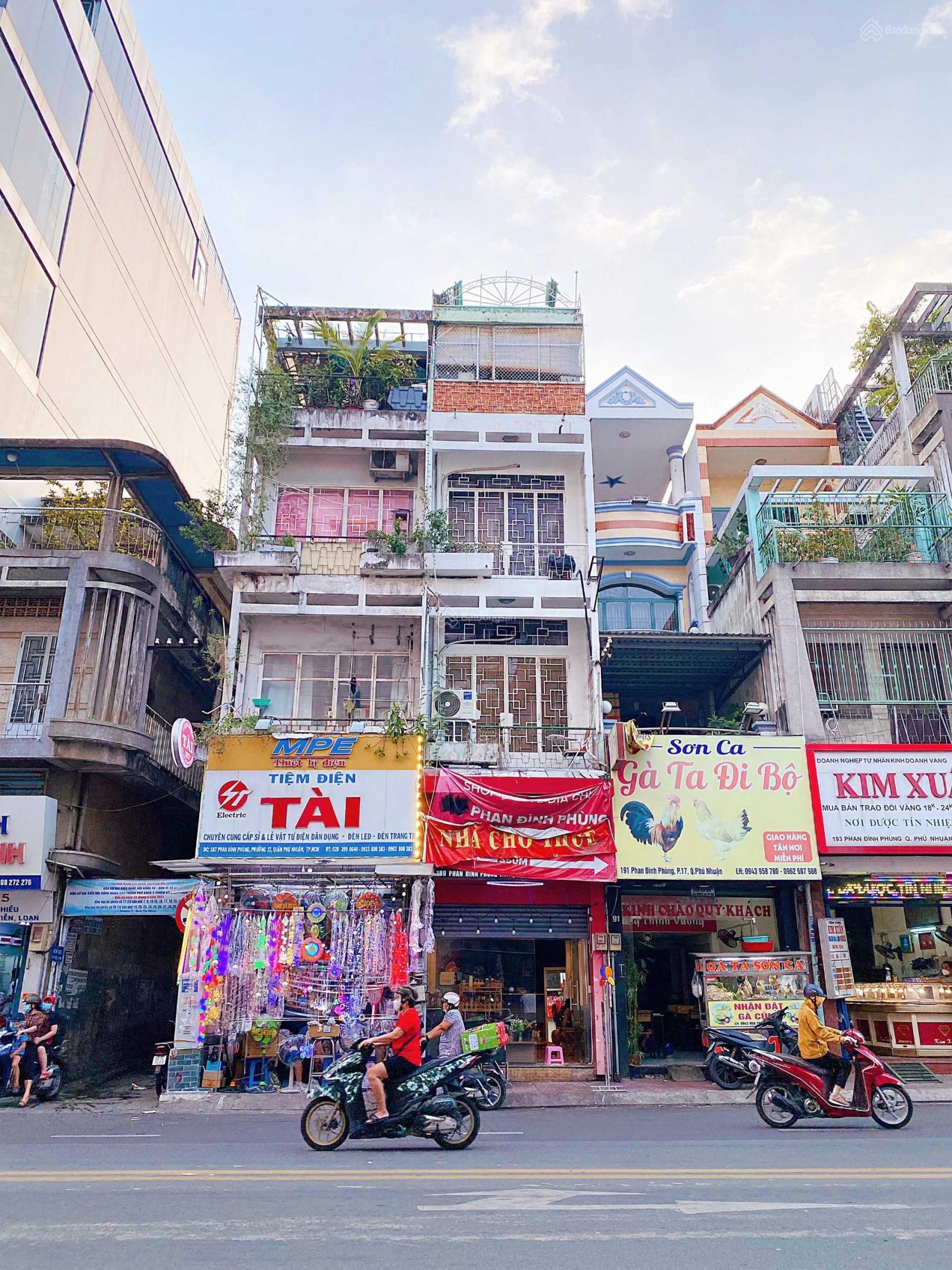 Nhà cho thuê MT quận Phú Nhuận 70m2 - 4 lầu