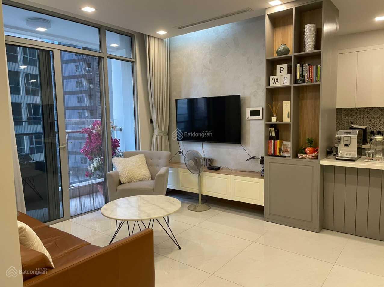 Chuyên bán căn hộ Vinhomes Central Park 1,2,3,4 PN và Landmark 81 giá tốt nhất. LH 0901692239