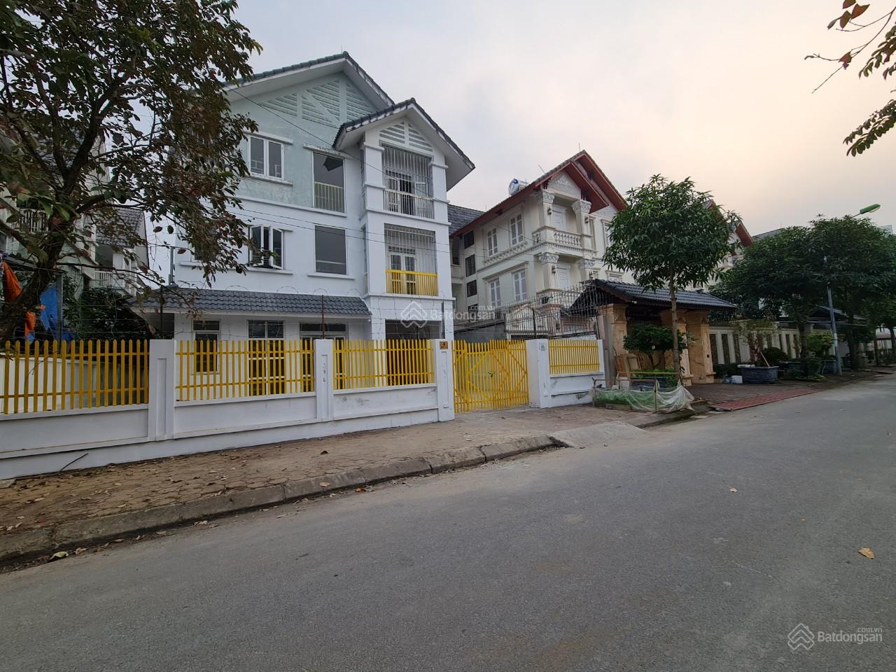 Cho thuê văn phòng hiện đại và kho nằm ngay trung tâm, khu đô thị lớn tại Hà Nội