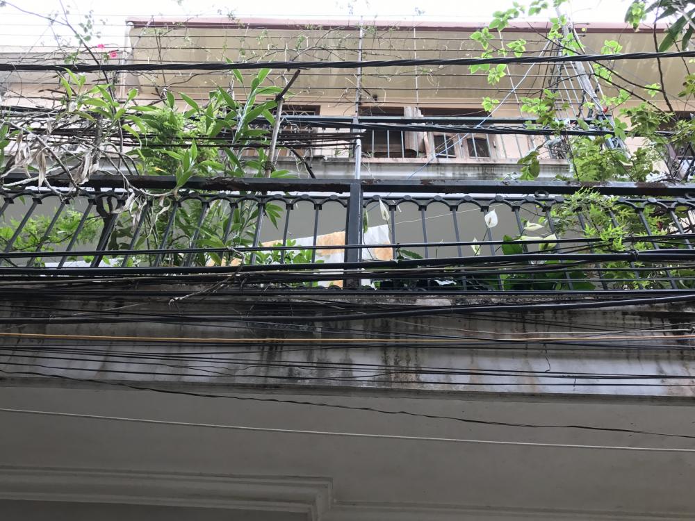Cho thuê nhà 3 tầng 10B Q38 khu lắp ghép Trương Định, giá thuê: Thỏa thuận. LH: 0912152436