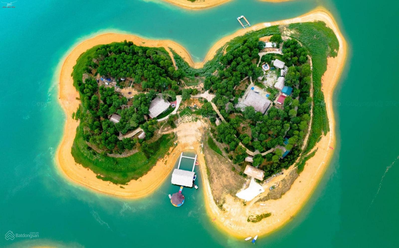 Sở hữu đảo tư nhân như giới siêu giàu tại hồ lớn nhất Việt Nam