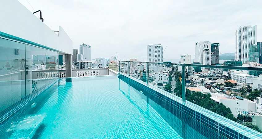Bán khách sạn 2 sao mặt tiền đường lớn TTTP Nha Trang, cách biển chỉ 500m